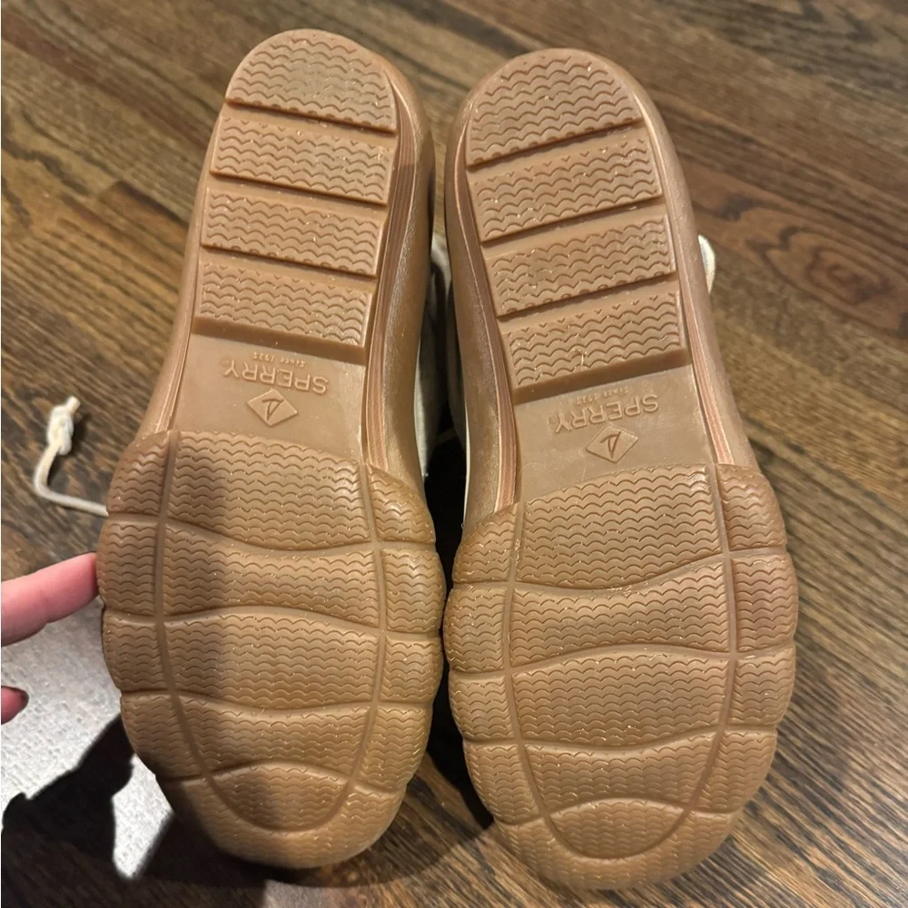 Sperry boots size 6
